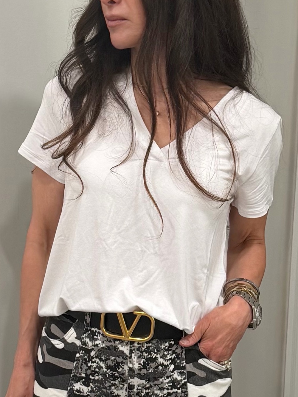 ShopEvelynne White V-Neck Short Sleeve Tee